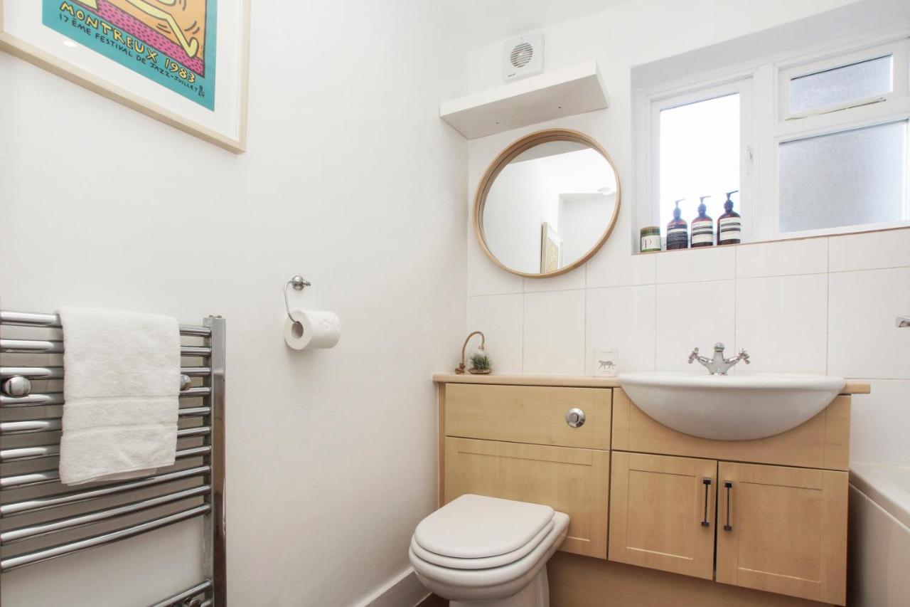 Bright, Stylish & Cosy 3-Bed Flat Near Mile End Lejlighed London Eksteriør billede